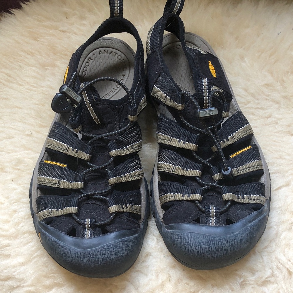 Keen water shoes/ sandals